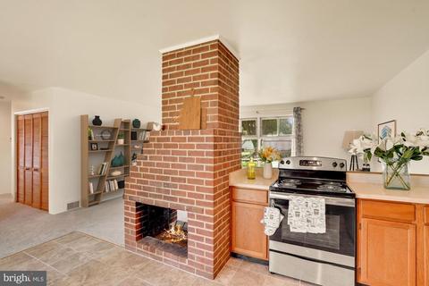 7407 Gresham, Springfield, VA 22151 photo 7