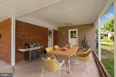 7407 Gresham, Springfield, VA 22151 photo 2