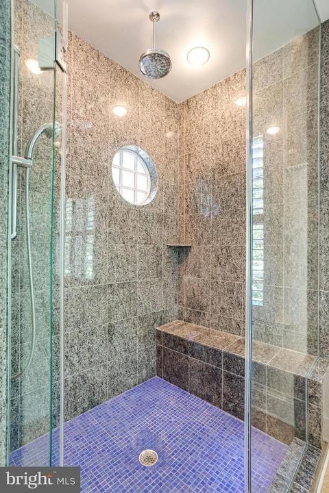 892 Alvermar Ridge Dr, Mclean, VA 22102 photo 59