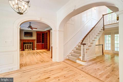 892 Alvermar Ridge Dr, Mclean, VA 22102 photo 14