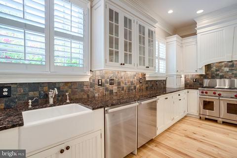 892 Alvermar Ridge Dr, Mclean, VA 22102 photo 39