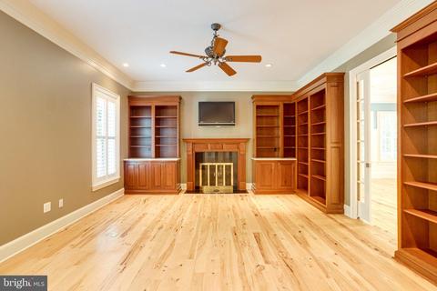 892 Alvermar Ridge Dr, Mclean, VA 22102 photo 16