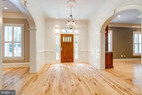 892 Alvermar Ridge Dr, Mclean, VA 22102 photo 11