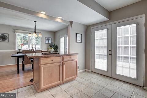 8512 Thames St, Springfield, VA 22151 photo 16