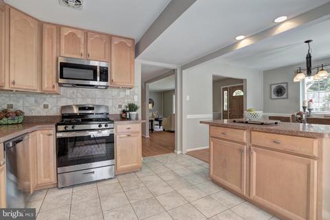 8512 Thames St, Springfield, VA 22151 photo 15