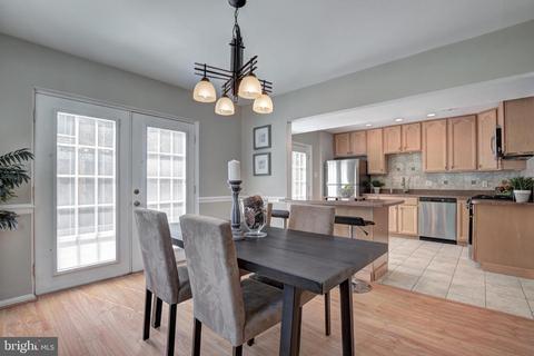 8512 Thames St, Springfield, VA 22151 photo 13