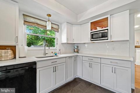 6622 Huntsman Blvd, Springfield, VA 22152 photo 5