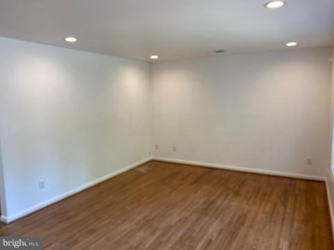 13532 Tabscott Dr, Chantilly, VA 20151 photo 3