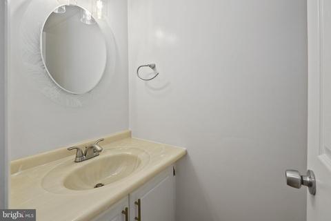 2142 Glencourse Ln, Reston, VA 20191 photo 17