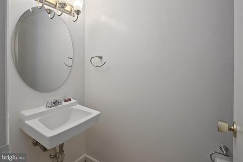 2142 Glencourse Ln, Reston, VA 20191 photo 36