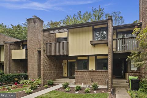 2142 Glencourse Ln, Reston, VA 20191 photo 2