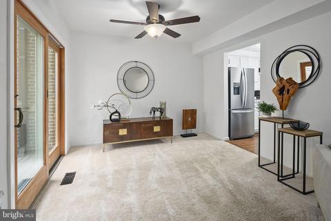 2142 Glencourse Ln, Reston, VA 20191 photo 9