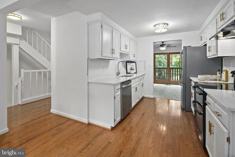 2142 Glencourse Ln, Reston, VA 20191 photo 11