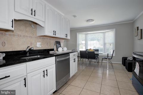 7873 Godolphin Dr, Springfield, VA 22153 photo 15