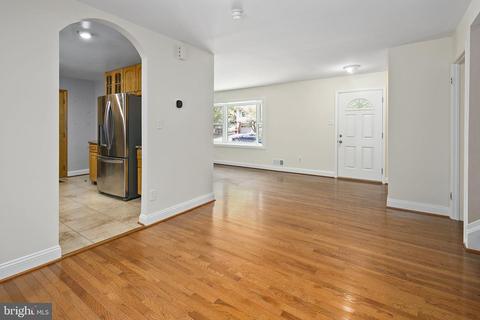6504 Greenview Ln, Springfield, VA 22152 photo 10