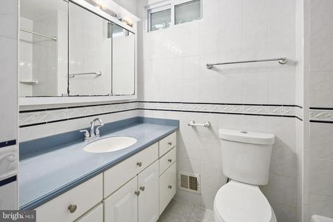 6504 Greenview Ln, Springfield, VA 22152 photo 24