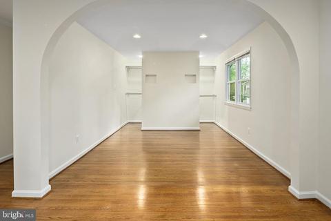 6504 Greenview Ln, Springfield, VA 22152 photo 17