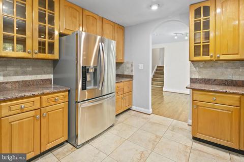 6504 Greenview Ln, Springfield, VA 22152 photo 14