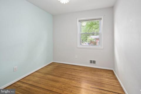 6504 Greenview Ln, Springfield, VA 22152 photo 25