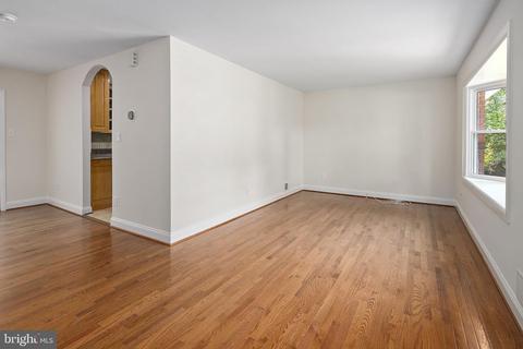 6504 Greenview Ln, Springfield, VA 22152 photo 7
