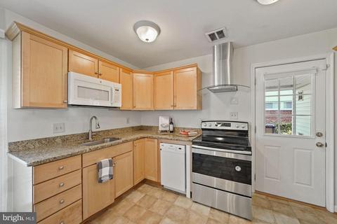 6205 Hanover Ave, Springfield, VA 22150 photo 4