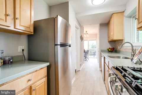 8524 Parliament Dr, Springfield, VA 22151 photo 10