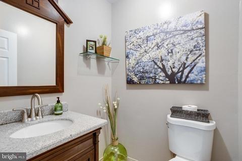 8524 Parliament Dr, Springfield, VA 22151 photo 13