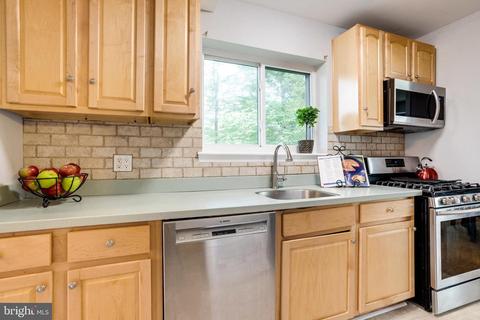 8524 Parliament Dr, Springfield, VA 22151 photo 12