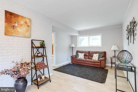 8524 Parliament Dr, Springfield, VA 22151 photo 17