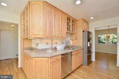 6438 Northanna Dr, Springfield, VA 22150 photo 14