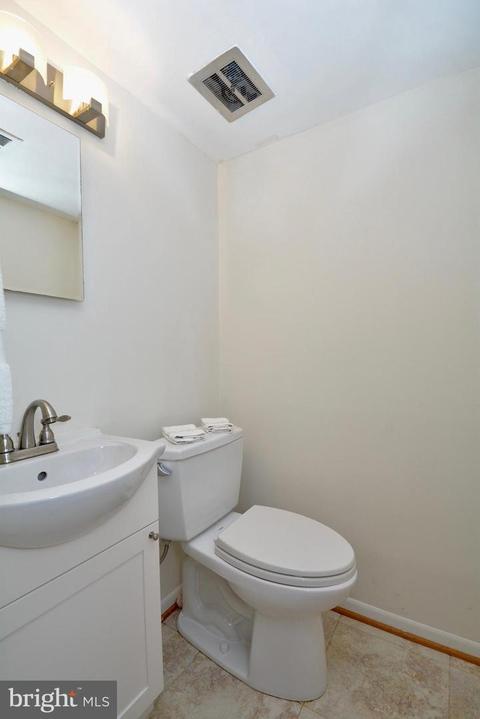 6438 Northanna Dr, Springfield, VA 22150 photo 41