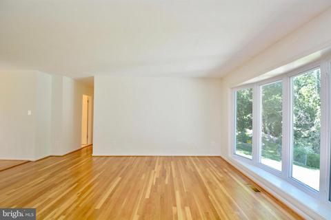 6438 Northanna Dr, Springfield, VA 22150 photo 9