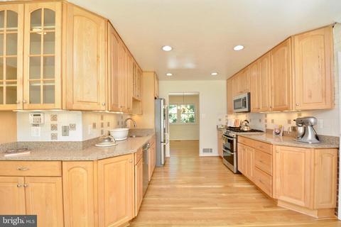 6438 Northanna Dr, Springfield, VA 22150 photo 13