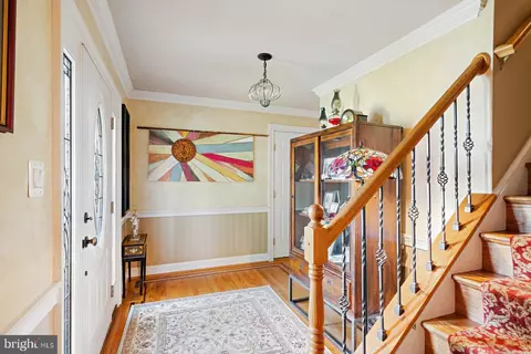 7021 Maple Tree Ln, Springfield, VA 22152 photo 4
