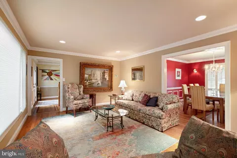 7021 Maple Tree Ln, Springfield, VA 22152 photo 6