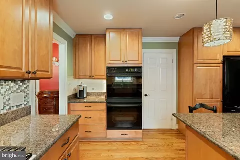 7021 Maple Tree Ln, Springfield, VA 22152 photo 12