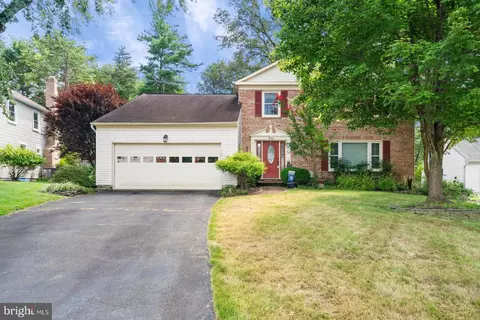 7021 Maple Tree Ln, Springfield, VA 22152 photo 3