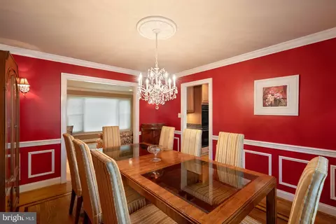 7021 Maple Tree Ln, Springfield, VA 22152 photo 9