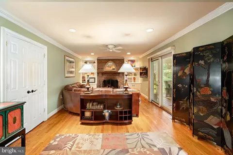7021 Maple Tree Ln, Springfield, VA 22152 photo 17