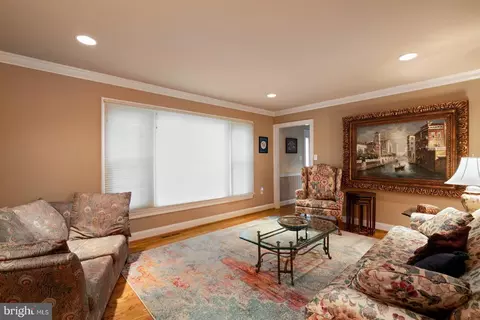 7021 Maple Tree Ln, Springfield, VA 22152 photo 7