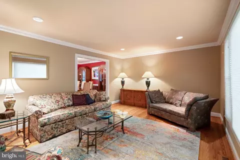 7021 Maple Tree Ln, Springfield, VA 22152 photo 5