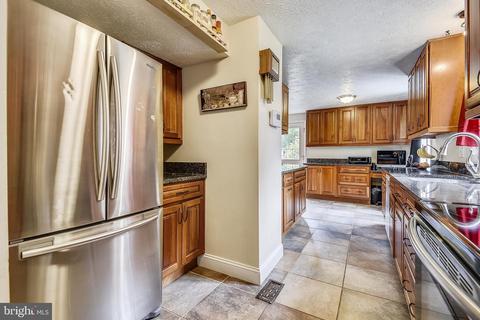 8459 Yellow Leaf Ct, Springfield, VA 22153 photo 14