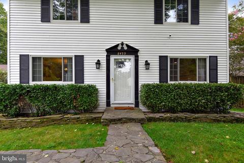 8459 Yellow Leaf Ct, Springfield, VA 22153 photo 2