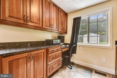 8459 Yellow Leaf Ct, Springfield, VA 22153 photo 11