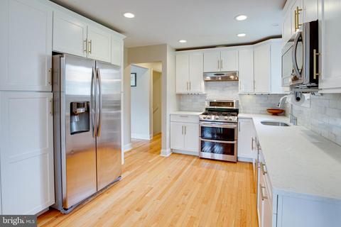 8808 Trafalgar Ct, Springfield, VA 22151 photo 12