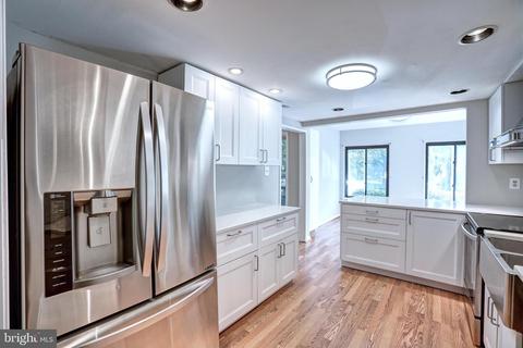 11534 Hearthstone Ct, Reston, VA 20191 photo 4