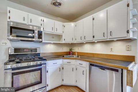 5319 Pillow Ln, Springfield, VA 22151 photo 10
