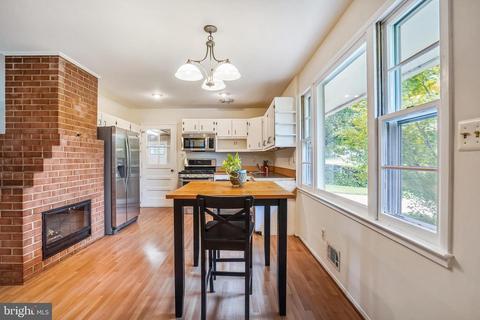5319 Pillow Ln, Springfield, VA 22151 photo 4