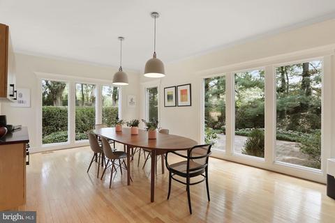8201 Spring Hill Ln, Mclean, VA 22102 photo 7