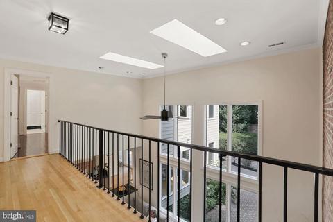 8201 Spring Hill Ln, Mclean, VA 22102 photo 22